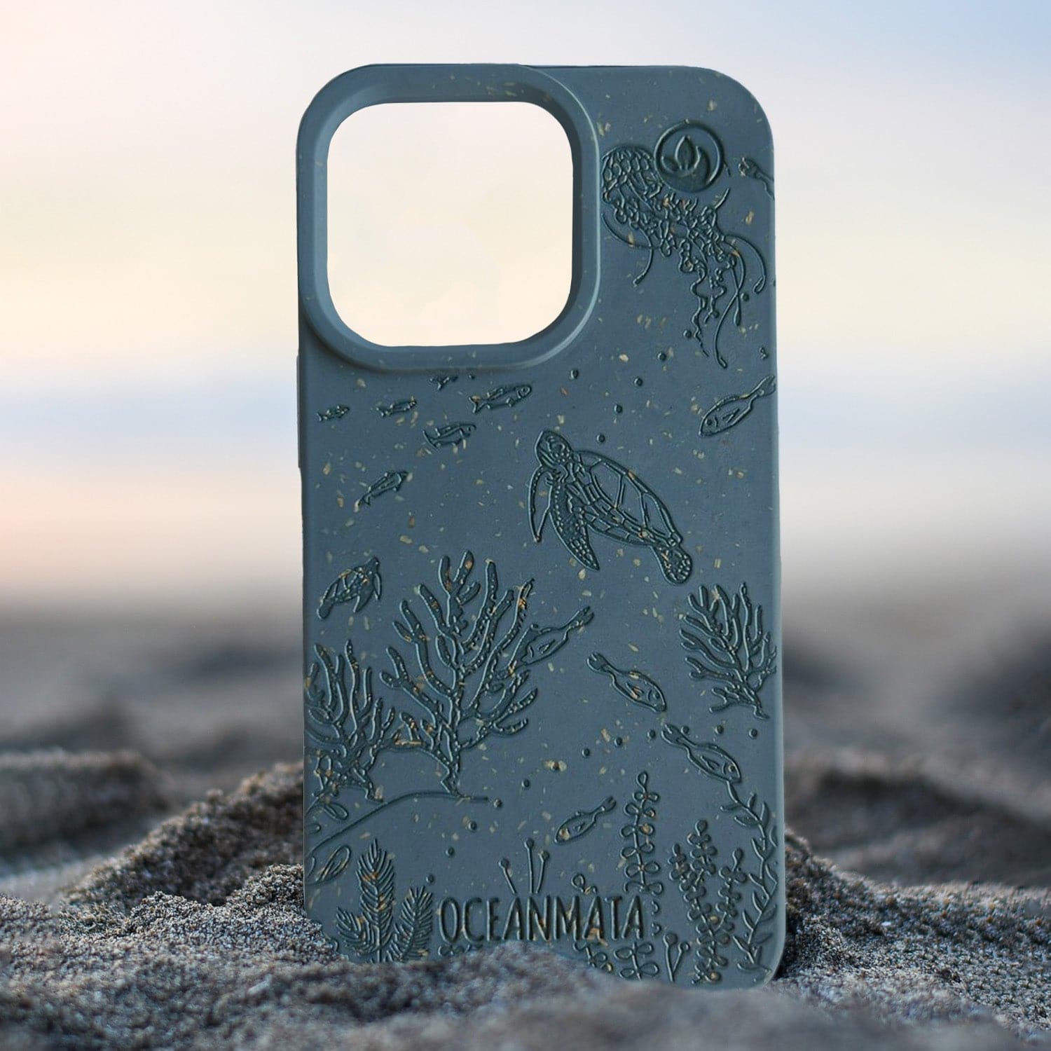 iPhone 16 pro Hülle 'TURTLE Family' - blau - nachhaltig – Ansicht 3