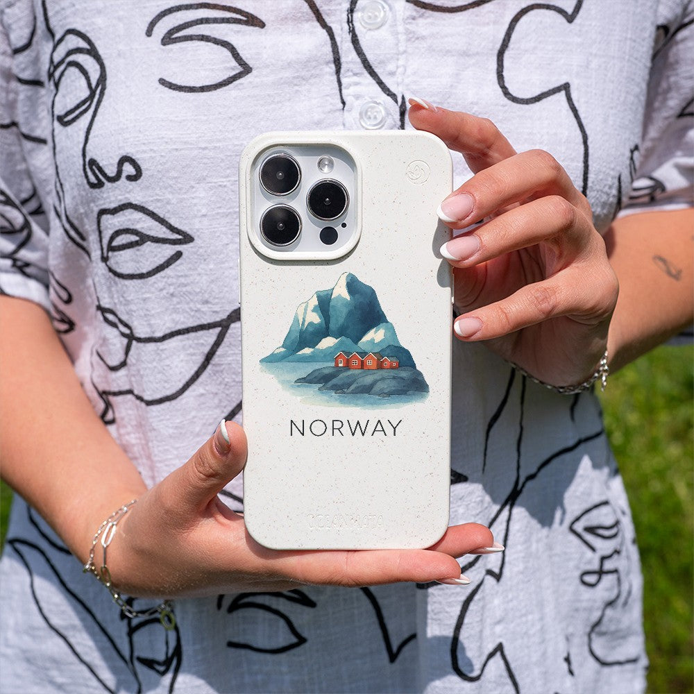 Biologisch abbaubare Handyhülle iPhone 11 Norway — kompostierbar — in der Hand