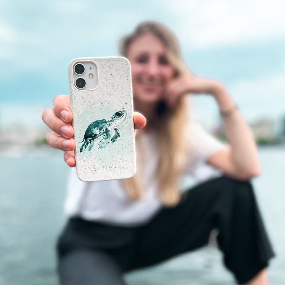 iPhone SE/7/8 Hülle - Schildkröte grün - "Baby Turtle" - nachhaltig