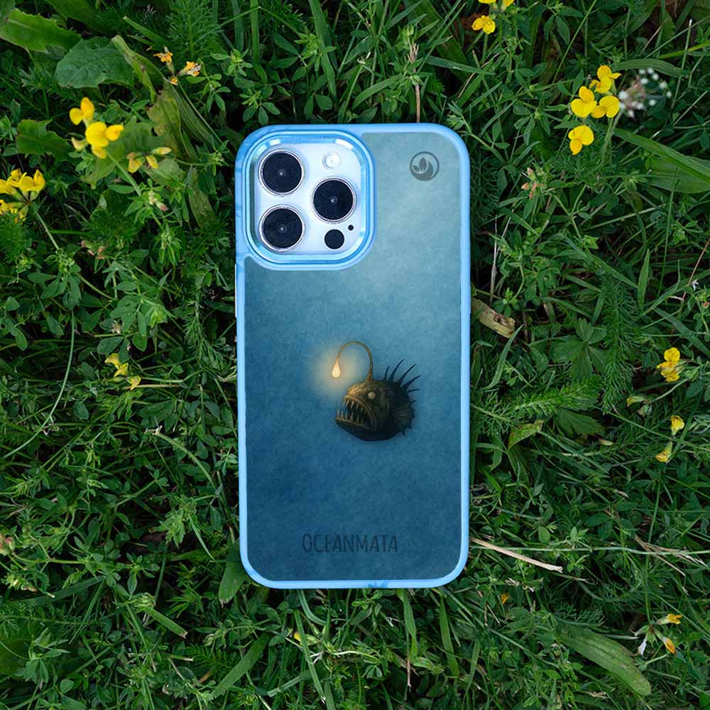 iPhone 16 pro Hülle - Anglerfisch blau - "Sour" - nachhaltig